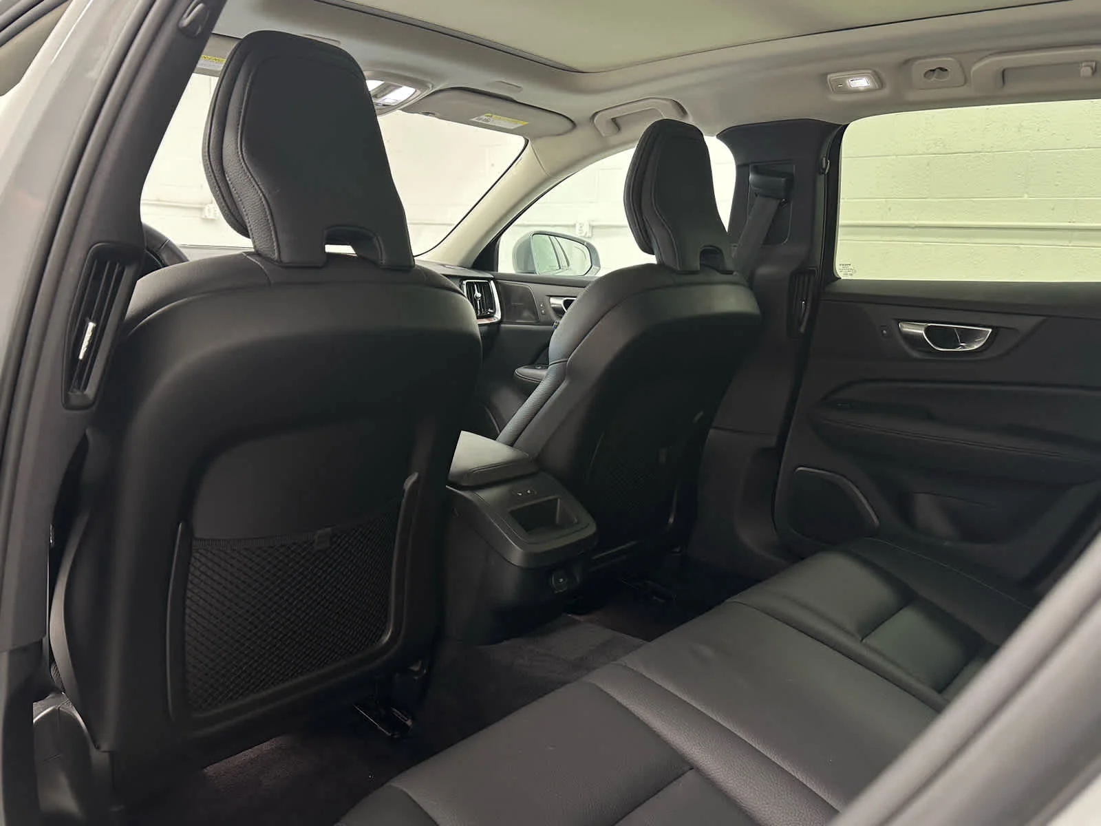 Used 2024 Vapour Grey Metallic Volvo Plus image 14