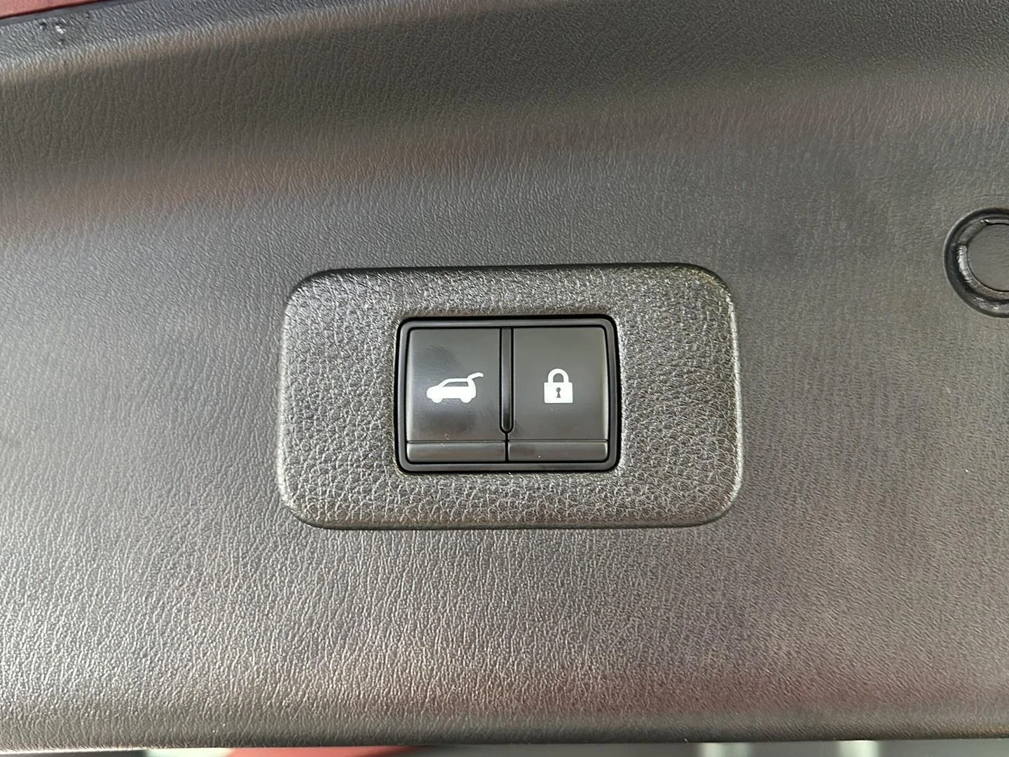 Used 2023 Coulis Red Pearl Nissan Platinum image 33