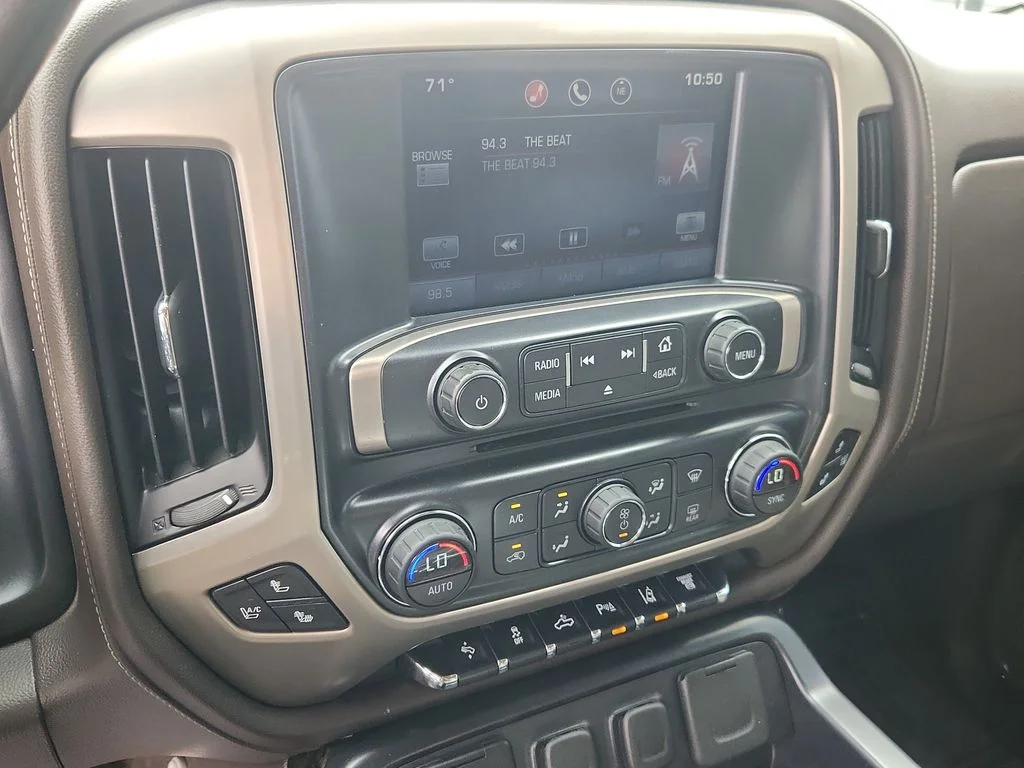 Used 2015 White GMC Denali image 25
