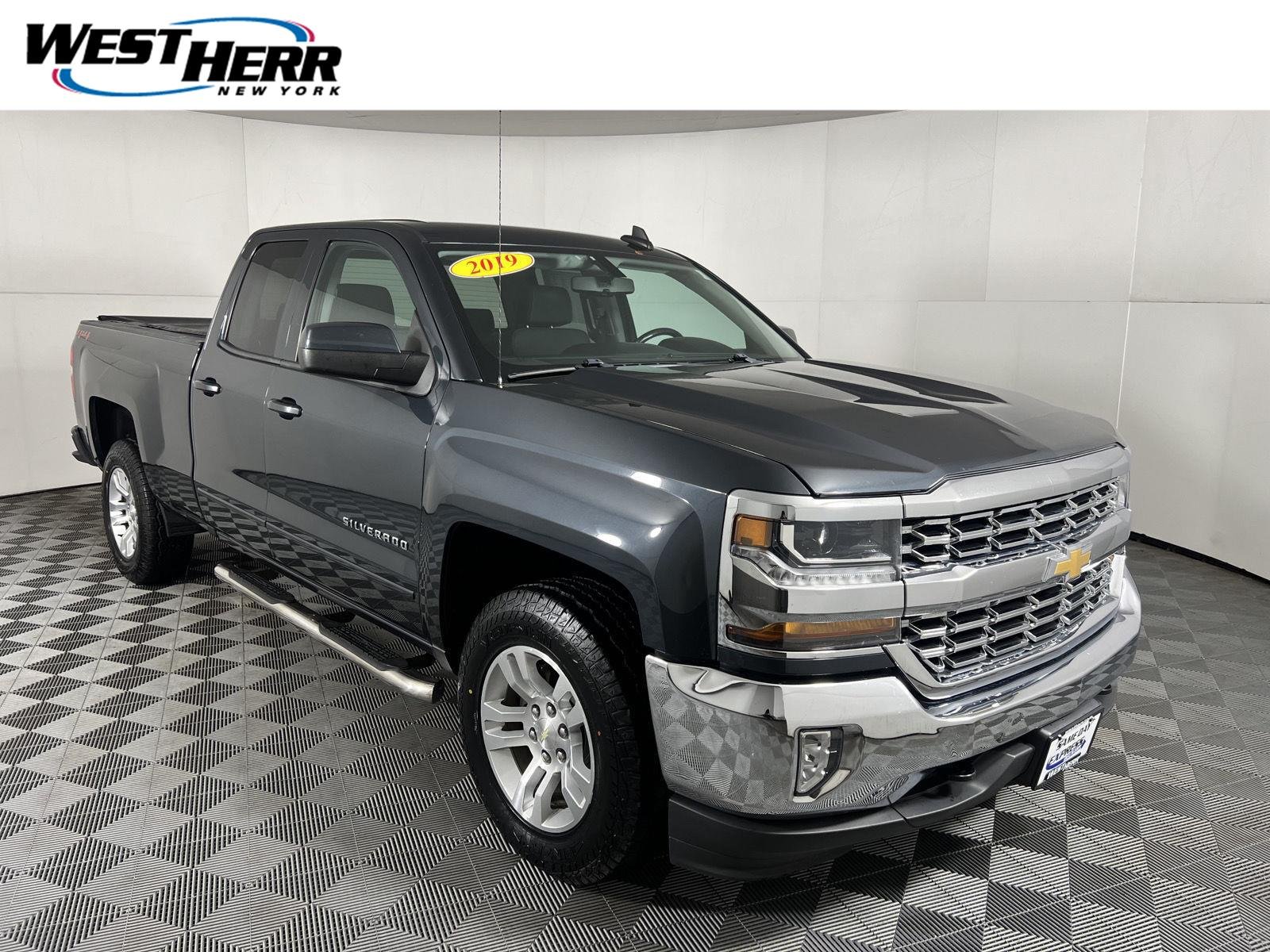 Used 2019 Graphite Metallic Chevrolet LT image 1
