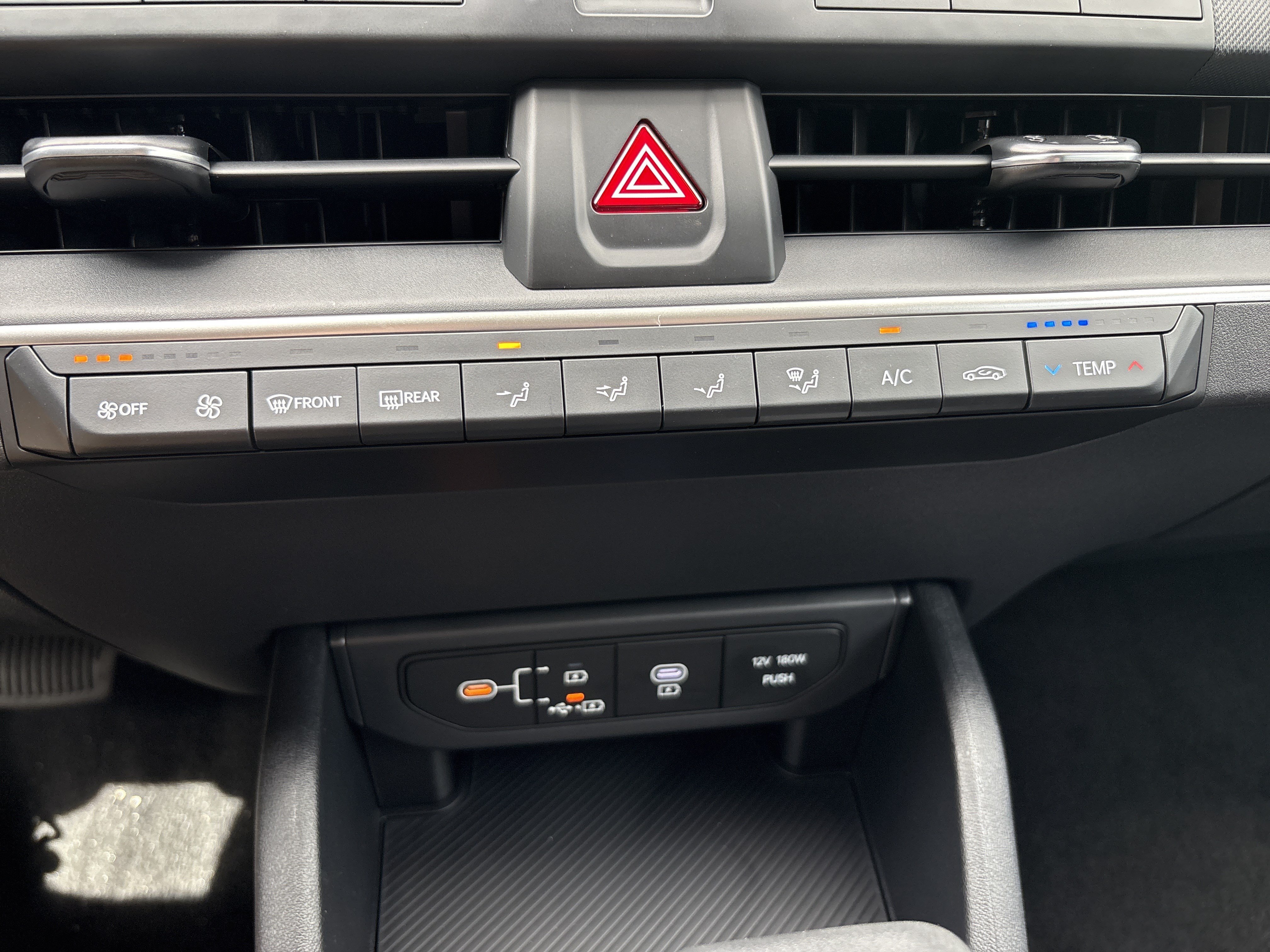 New 2026 Snow White Pearl Kia LXS image 8