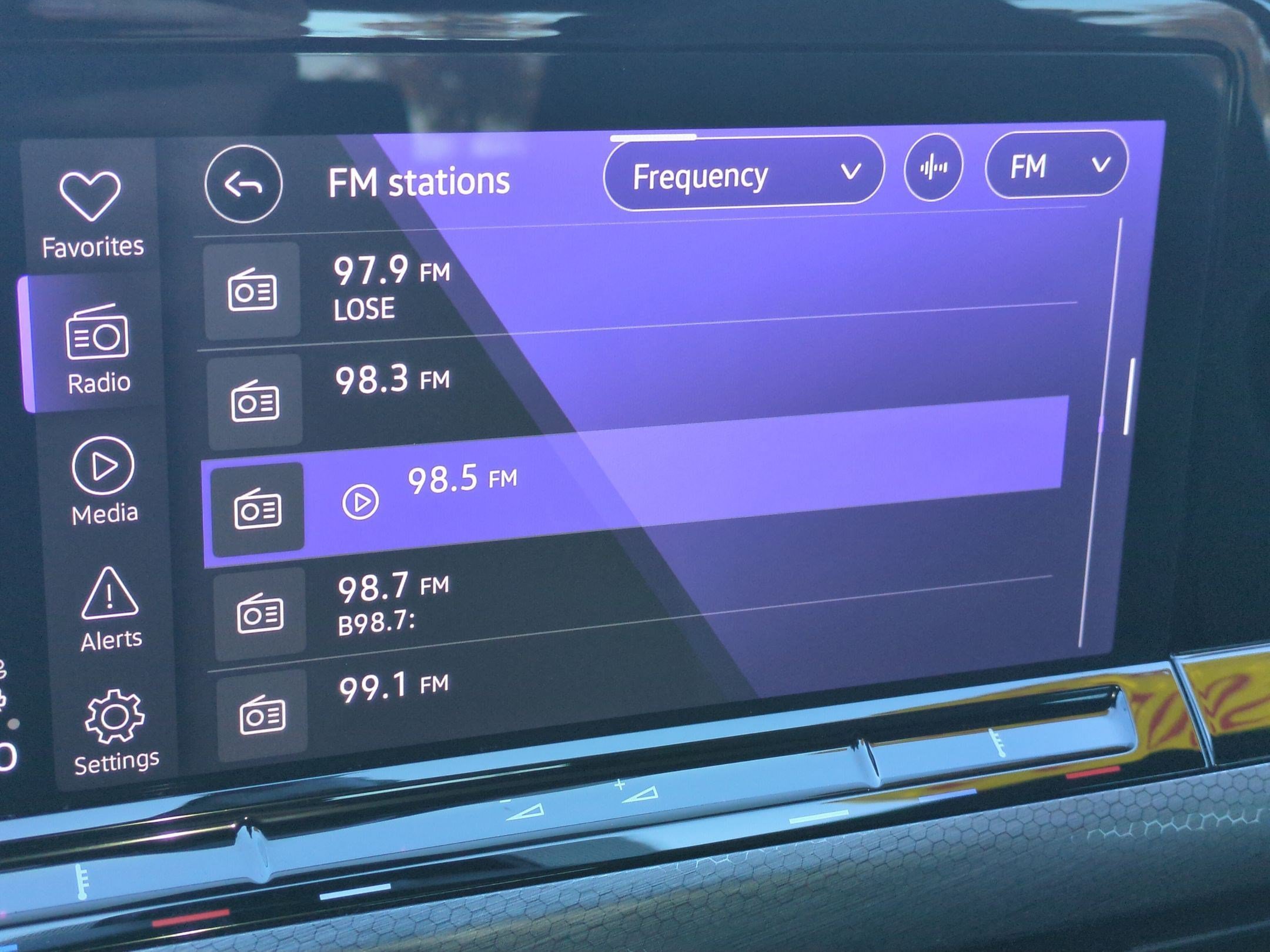 Used 2023 Gray Volkswagen 2.0T Autobahn image 19