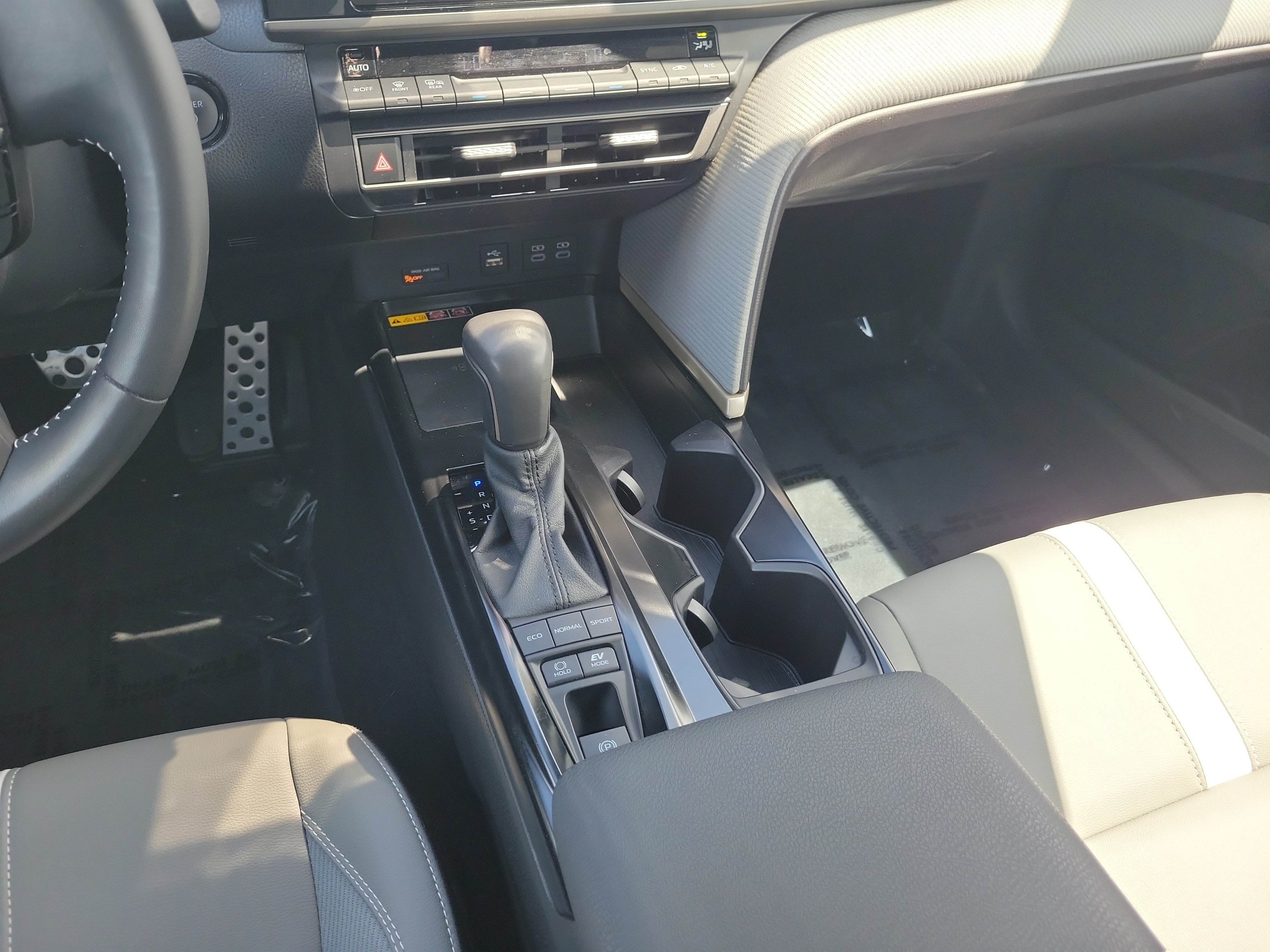 Used 2025 Ocean Toyota SE image 18