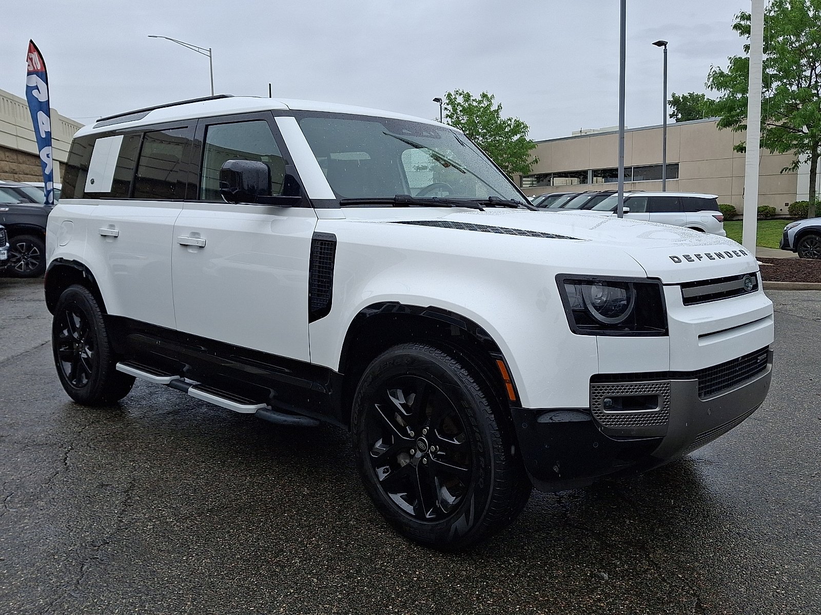 Used 2022 Fuji White - 1AA Land Rover 110 X-Dynamic HSE image 3