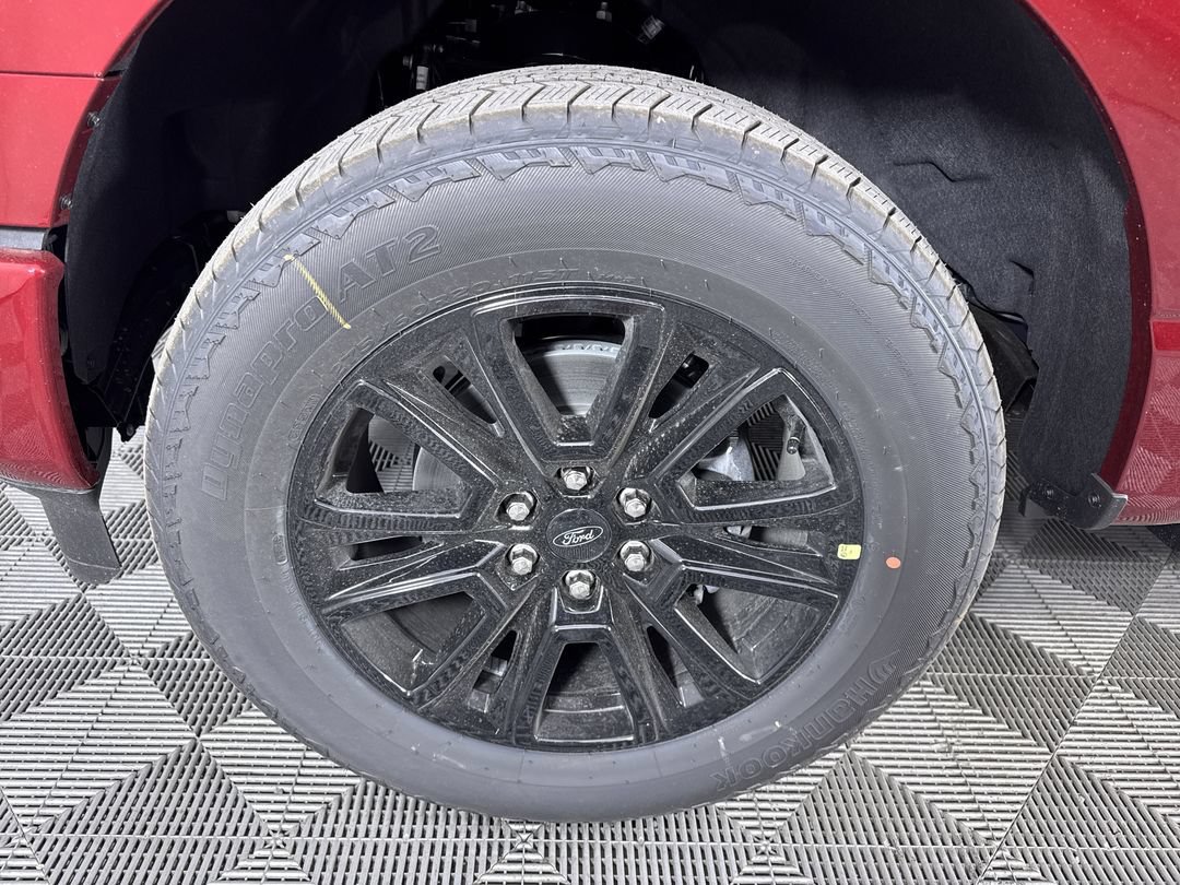 New 2026 Ruby Red Metallic Tinted Clearcoat Ford Platinum image 28