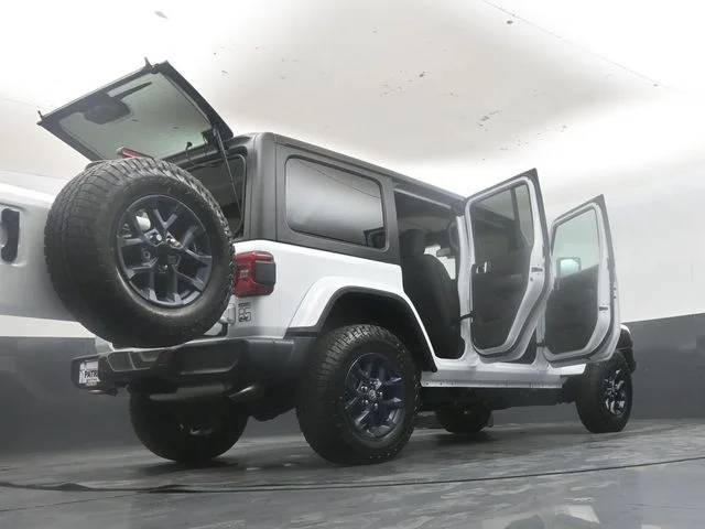New 2026 Bright White Clear-Coat Exterior Paint Jeep 85th Anniversary Edition image 55