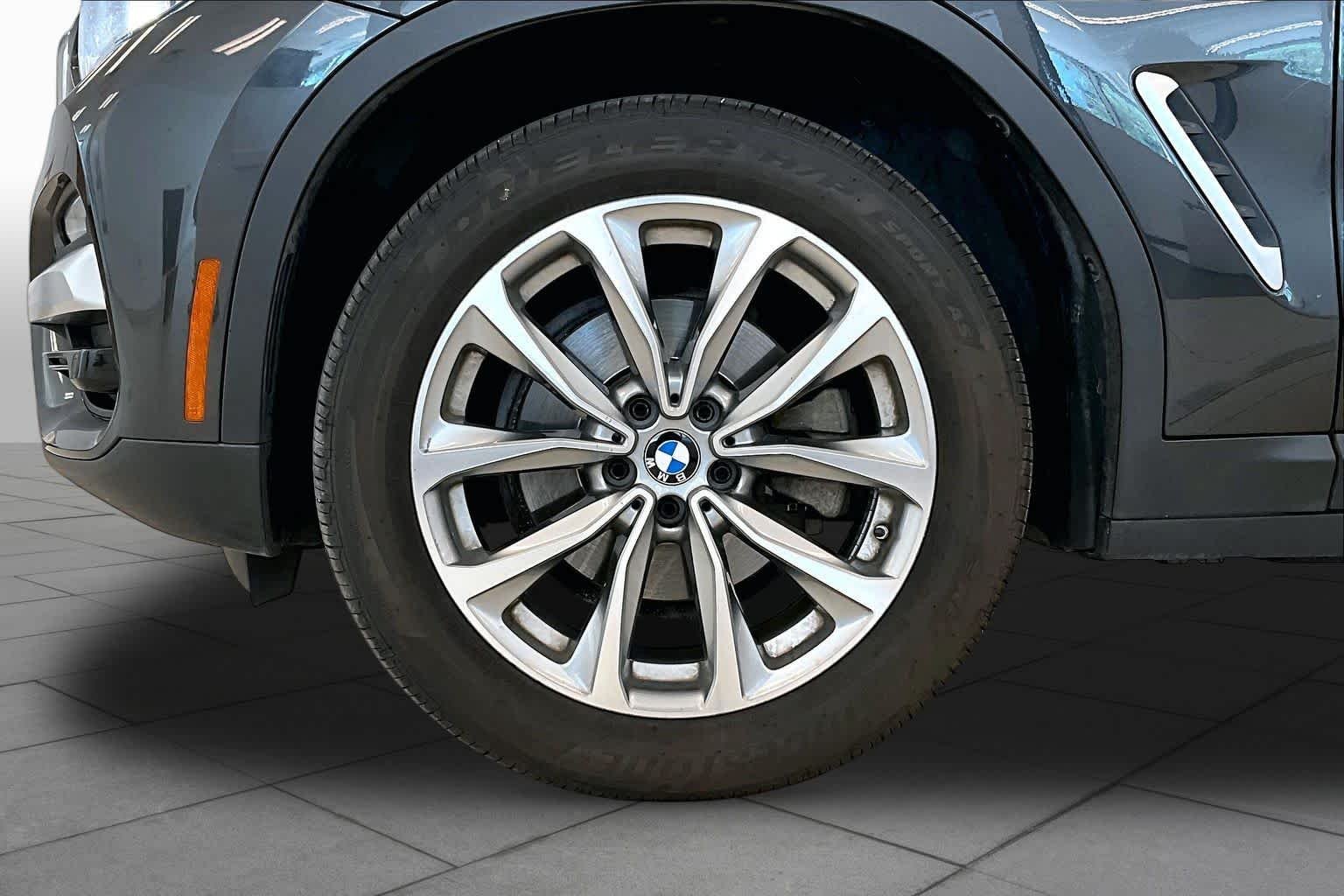 Used 2018 Dark Graphite Metallic BMW xDrive30i image 10