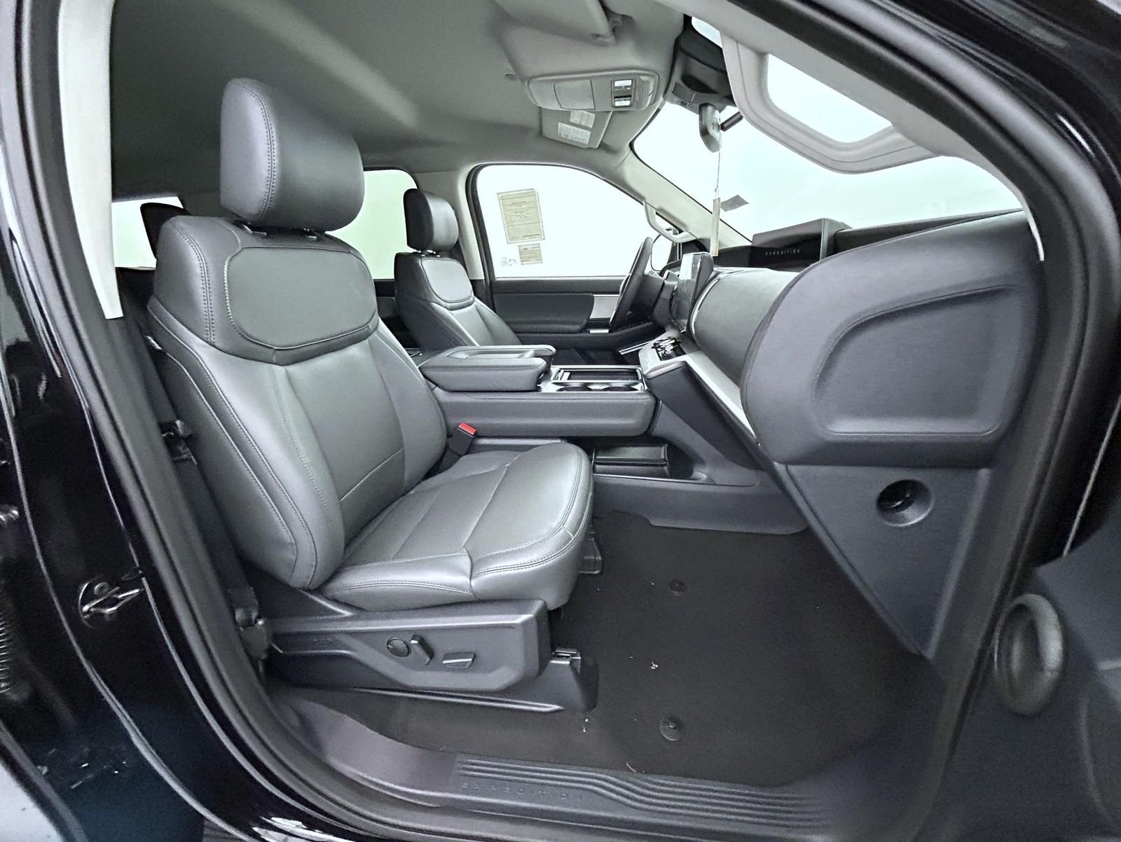 New 2027 Agate Black Metallic Ford Active image 15