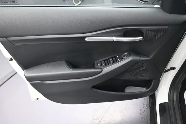 Used 2024 White Kia LX image 27