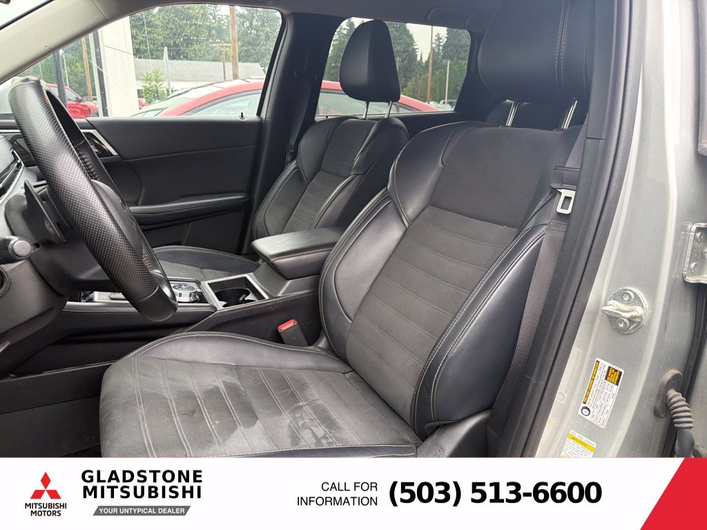 Used 2024  Mitsubishi SE image 6