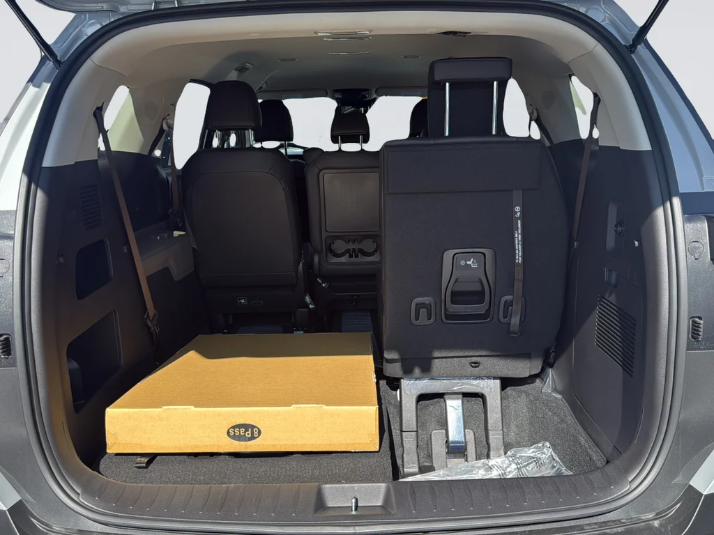 New 2027 Ceramic Silver Kia LXS image 31