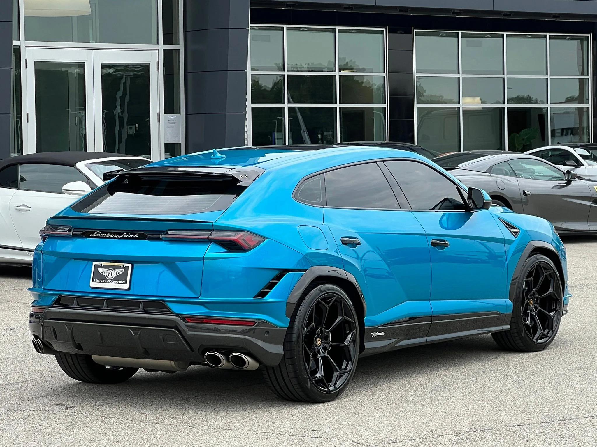 Used 2023 Blue Lamborghini Performante image 11