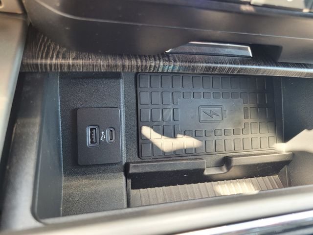 Used 2020 Silver Ford Lariat image 26