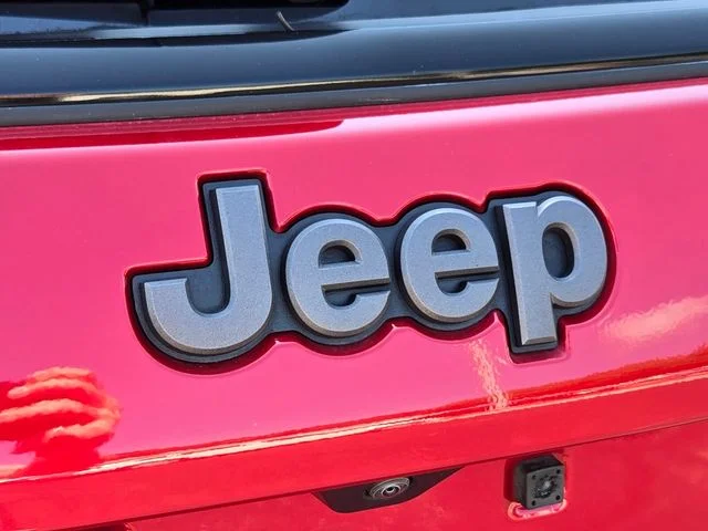 Used 2025 Red Jeep Trailhawk image 17