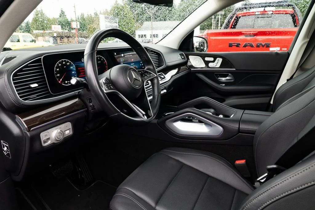 Used 2024 Black Mercedes-Benz GLS 450 image 23