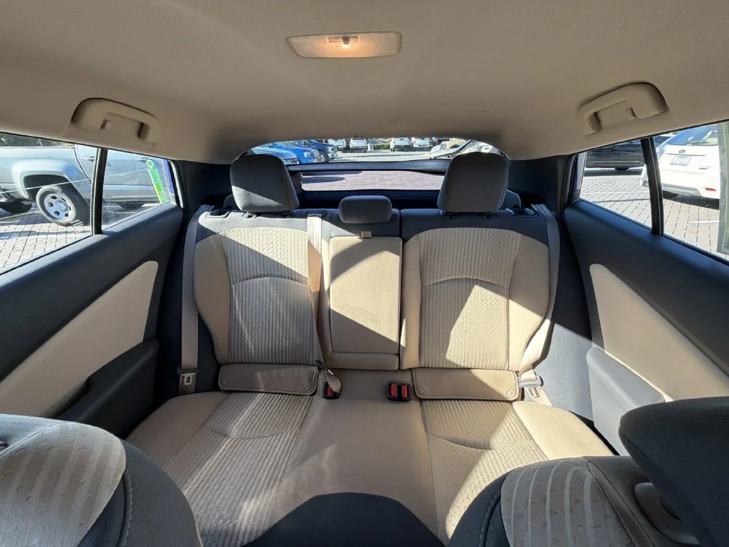 Used 2018 Blue Toyota Two image 25