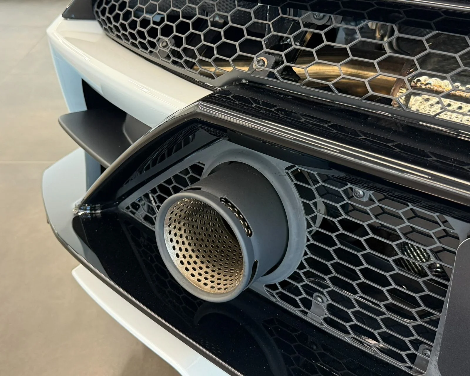 Used 2022  Lamborghini Base image 43