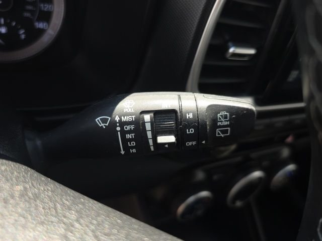 Used 2021 Green Hyundai SEL image 21