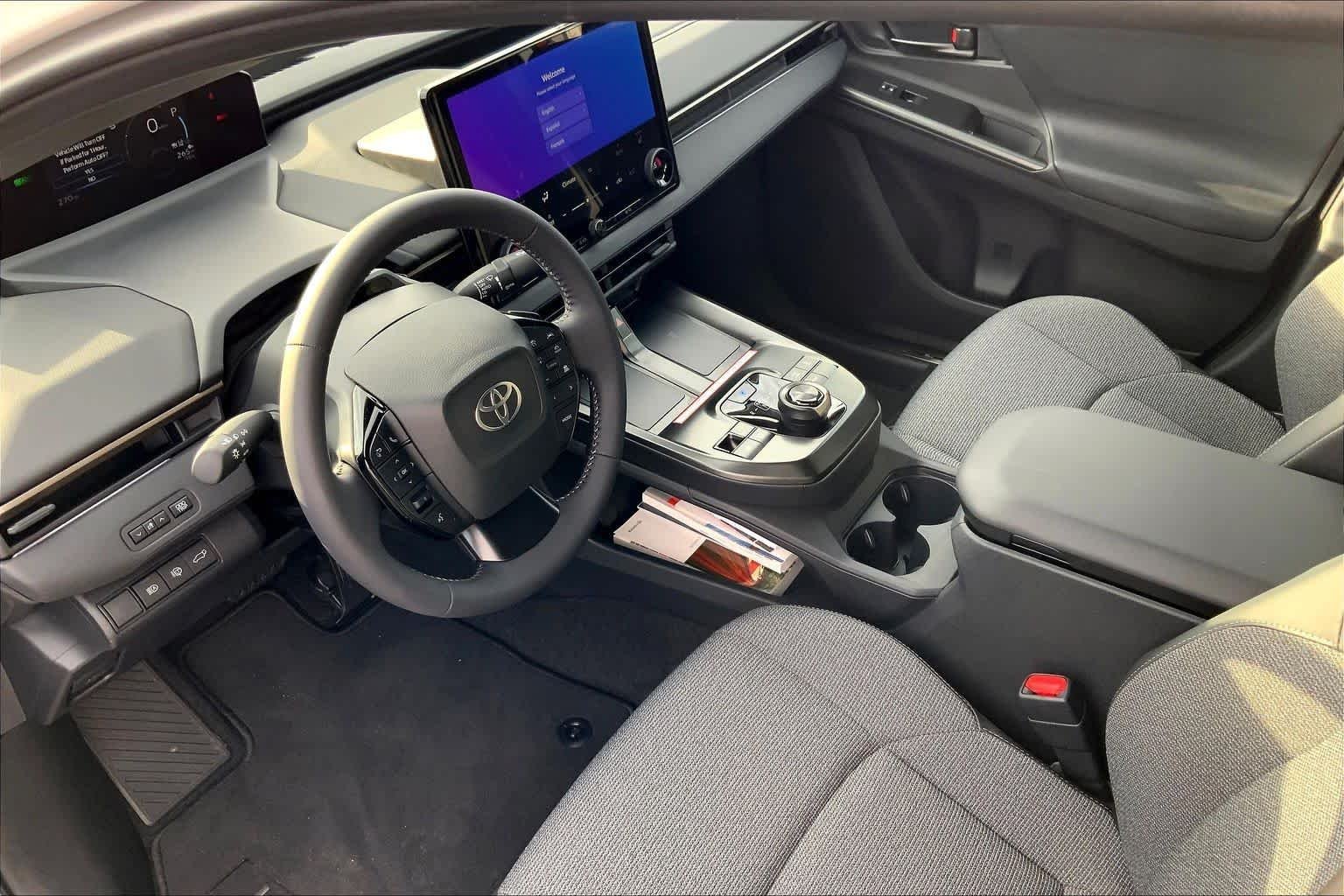 Used 2026 Wind Chill Pearl Toyota XLE Plus image 17
