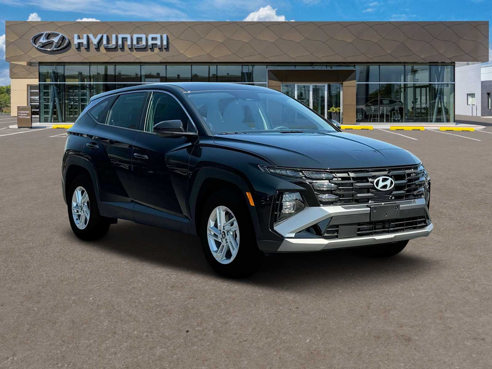 Used 2025 Phantom Black Hyundai SE image 11