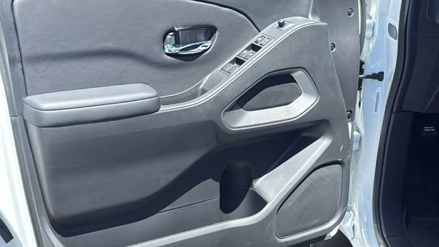 New 2026 Glacier White Nissan Crew Cab SV image 23
