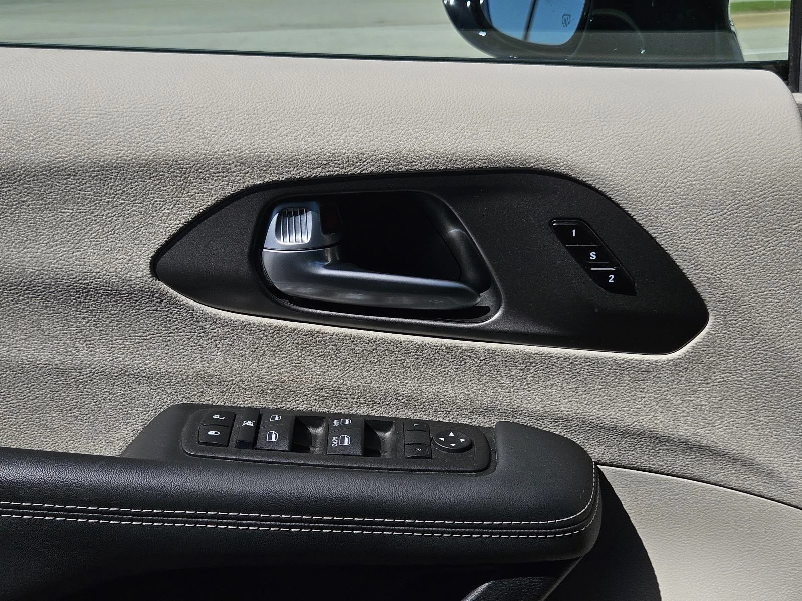 2024 Chrysler Pacifica Touring L - Photo 25