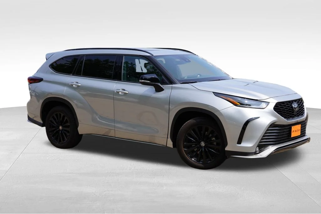 Used 2025 Celestial Silver Metallic Toyota XSE image 2