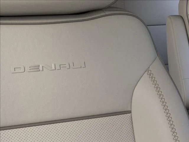 2026 GMC Yukon Denali - Photo 21