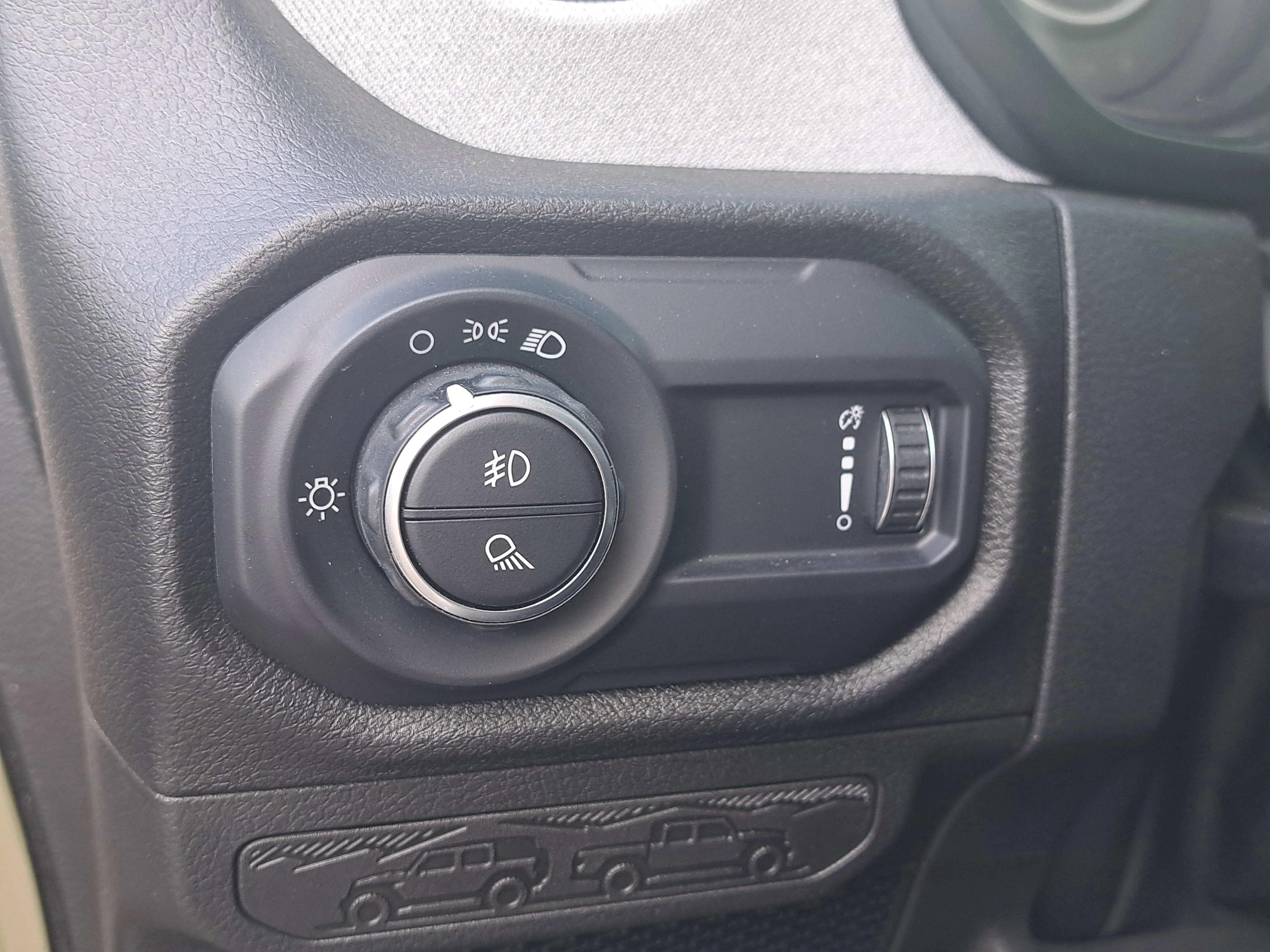 Used 2025 41 Jeep Sport image 50