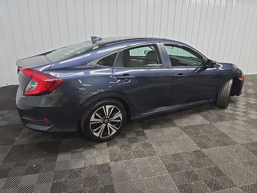Used 2016  Honda EX-T image 3