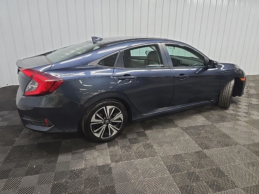 Used 2016  Honda EX-T image 3