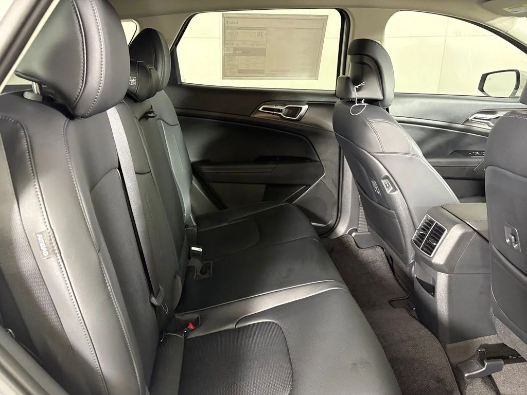 New 2027 White Kia EX image 18