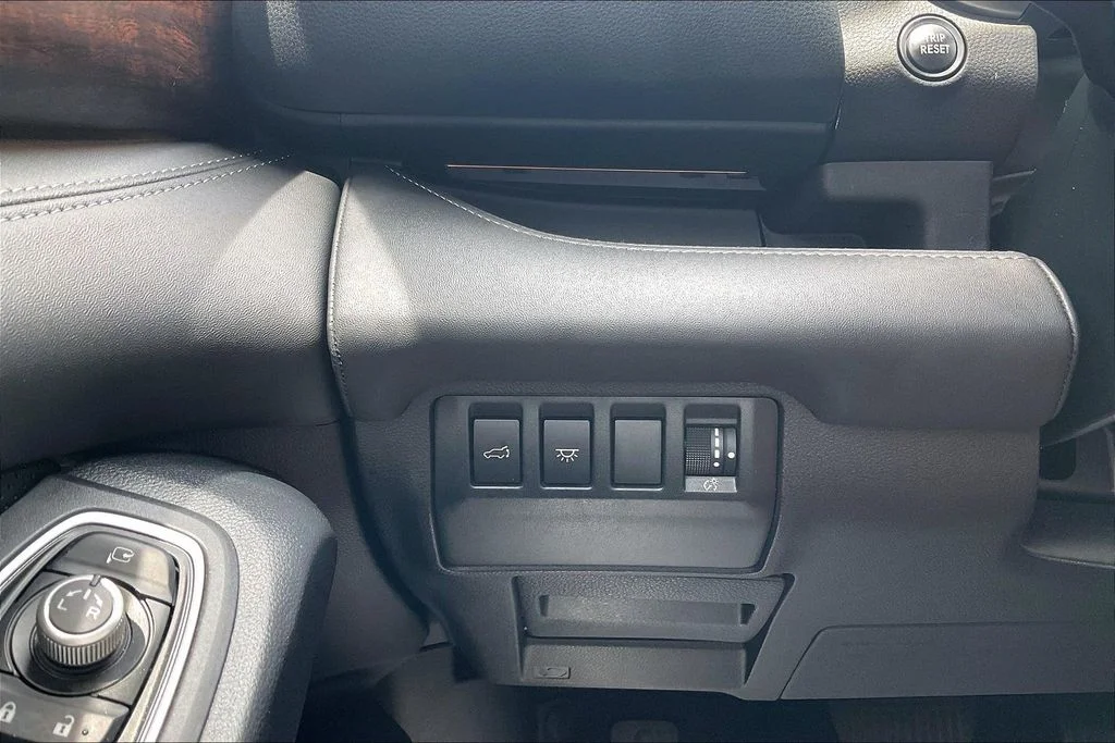 Used 2024 White Subaru Touring image 35