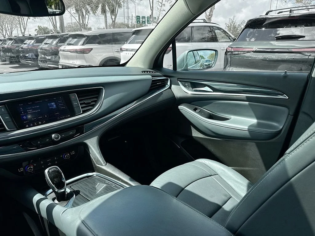 Used 2020  Buick Essence image 23
