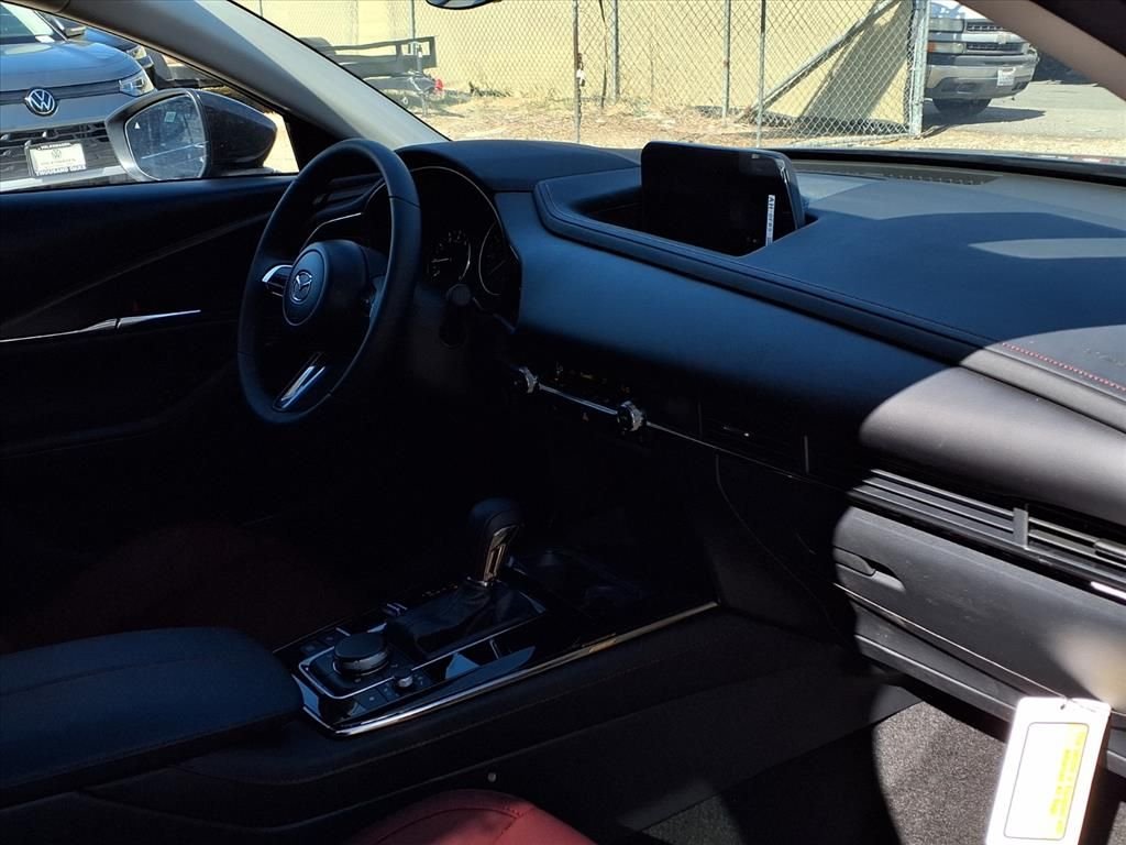 2025 Mazda CX-30 Carbon Edition - Photo 22