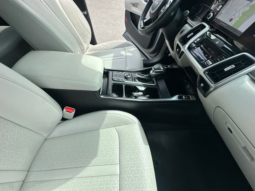 Certified Used 2023 Silver Kia X-Line S image 37