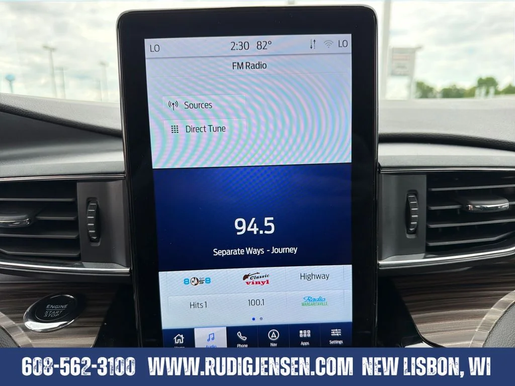 Used 2023 White Ford Limited image 21