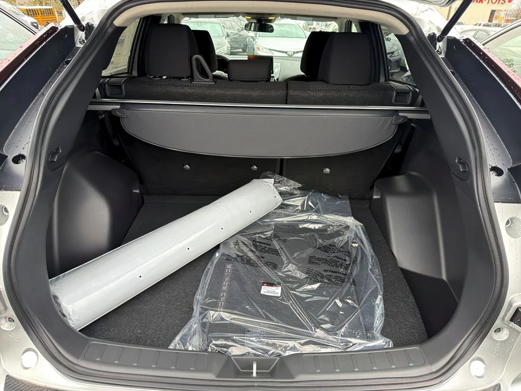 New 2026 Alloy Silver Metallic Mitsubishi LE image 7