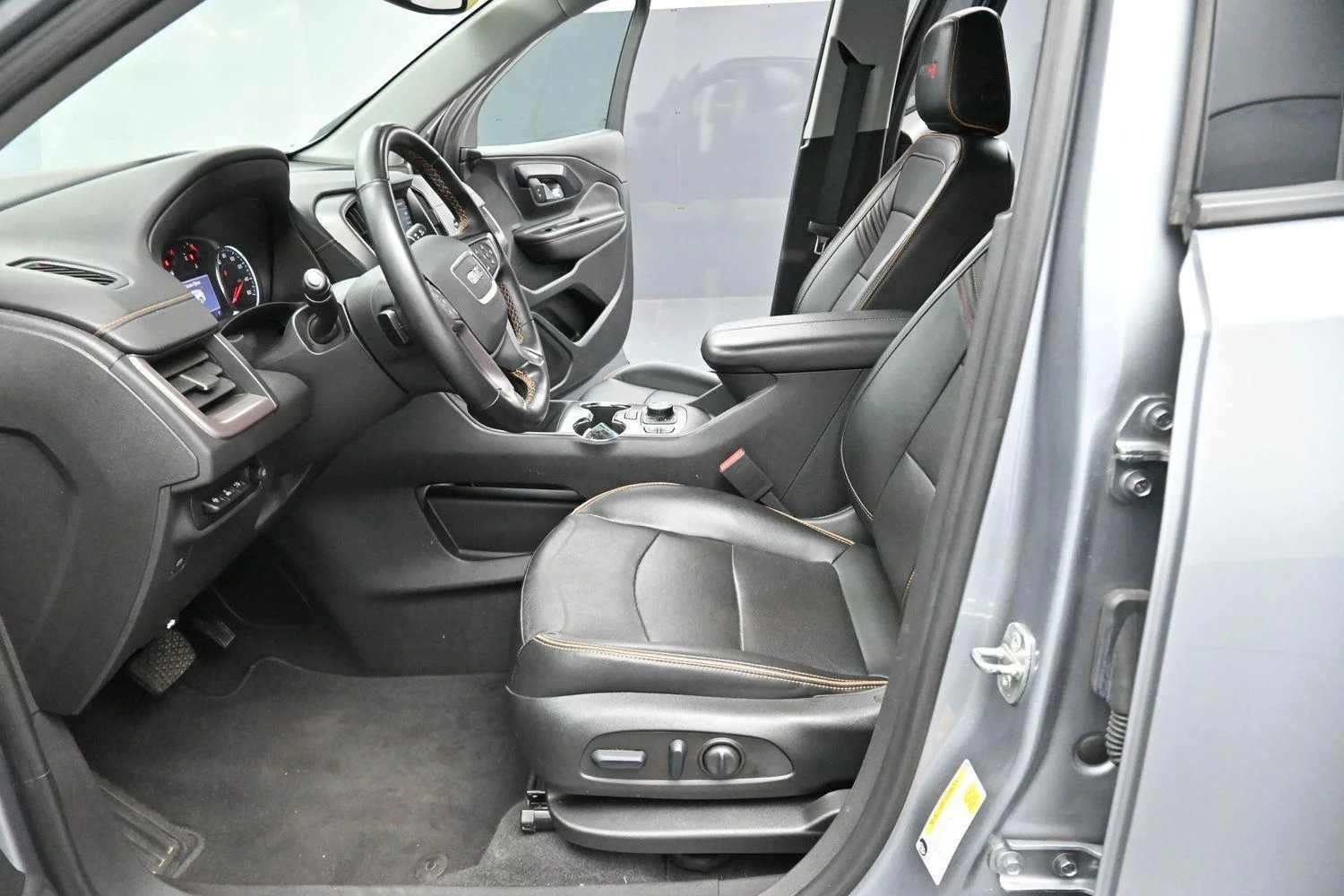 Used 2023 Sterling Metallic GMC AT4 image 15