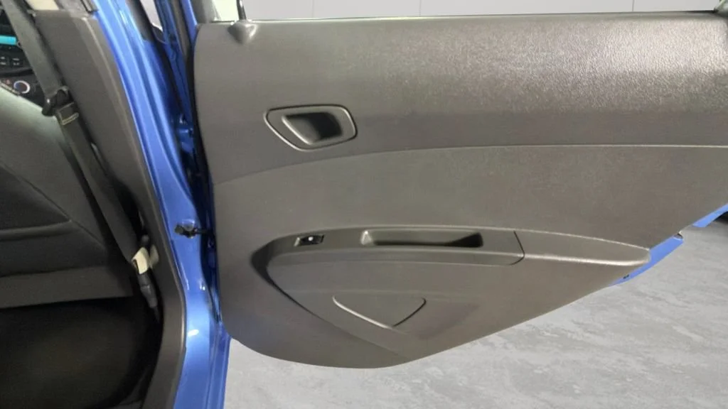 Used 2015 Metallic paint.) Chevrolet LS image 30