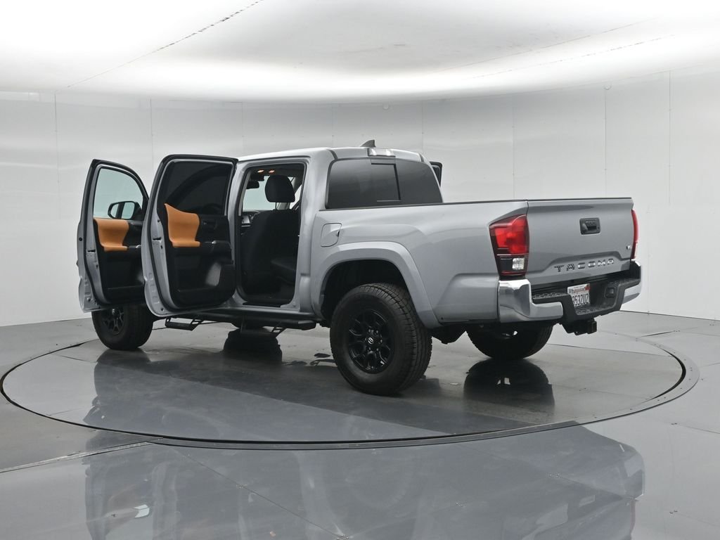Used 2019 Gray Toyota SR5 image 31