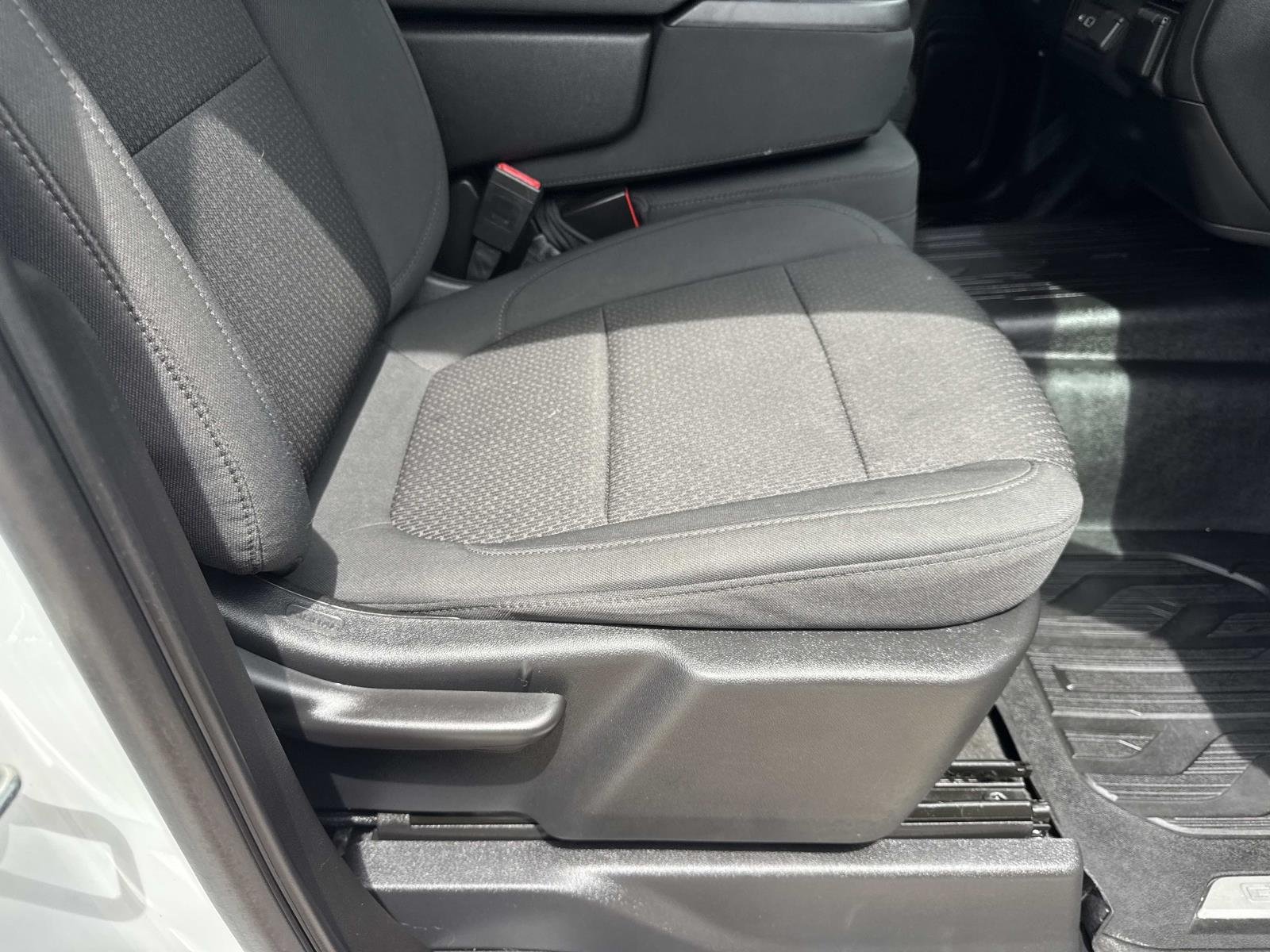 Used 2021 Summit White GMC  image 11