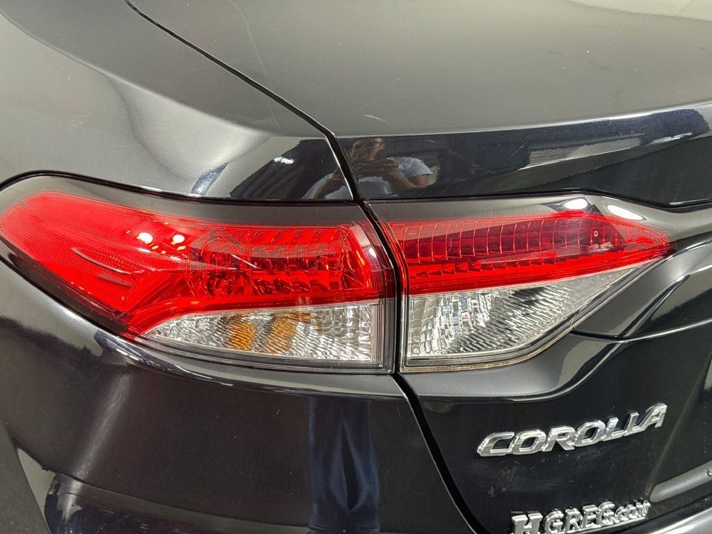 Used 2023 Midnight Black Metallic Toyota LE image 31