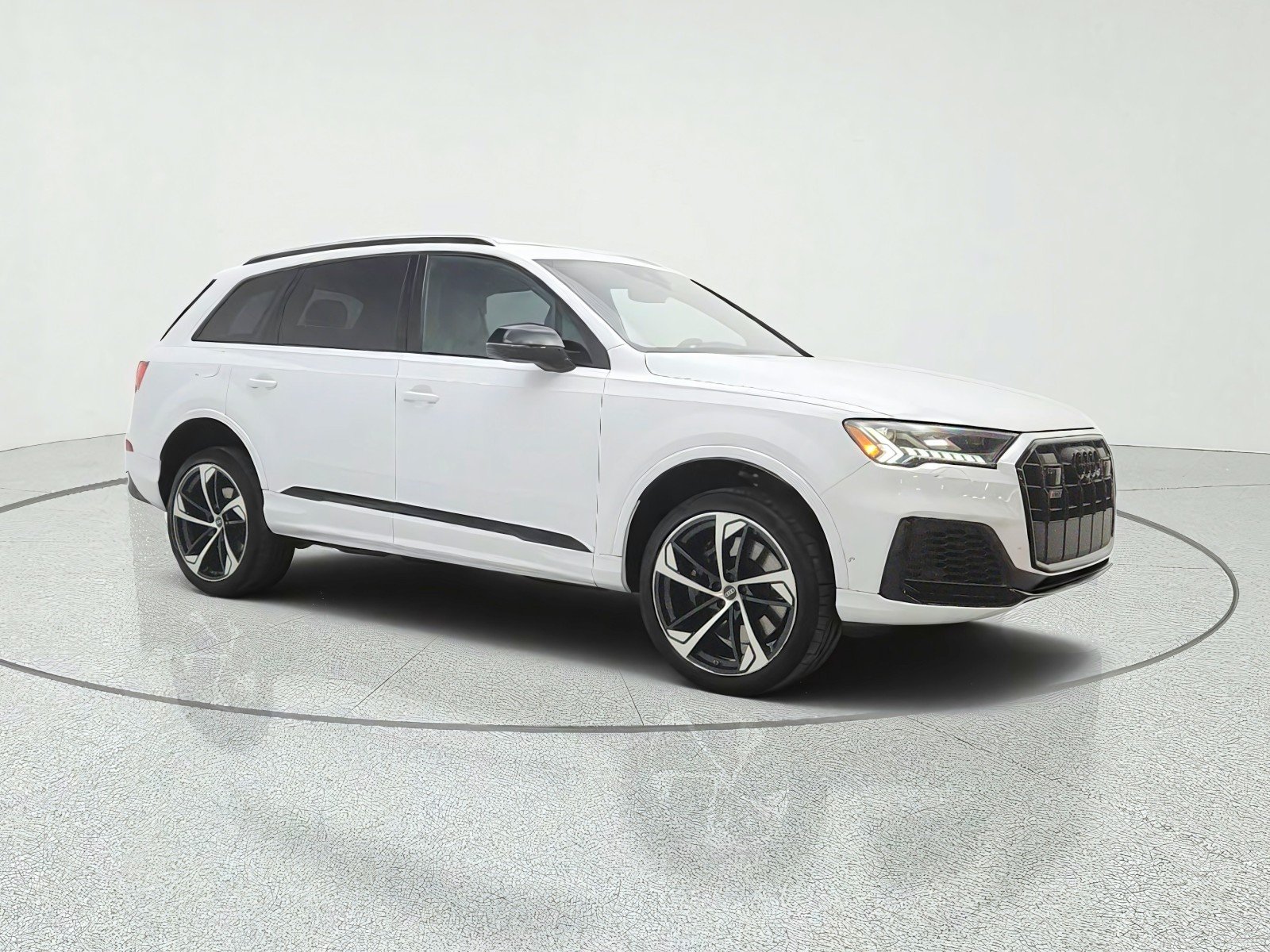 Used 2023 Glacier White Metallic Audi Premium Plus 4.0 TFSI quattro image 3