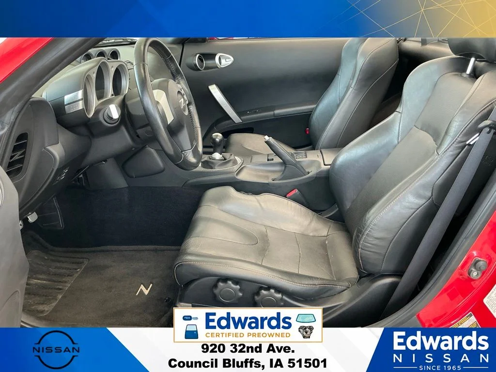Used 2005 Red Nissan Grand Touring image 14