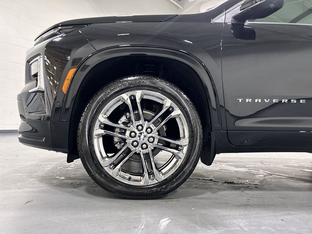 New 2026 Mosaic Black Metallic Chevrolet High Country image 19