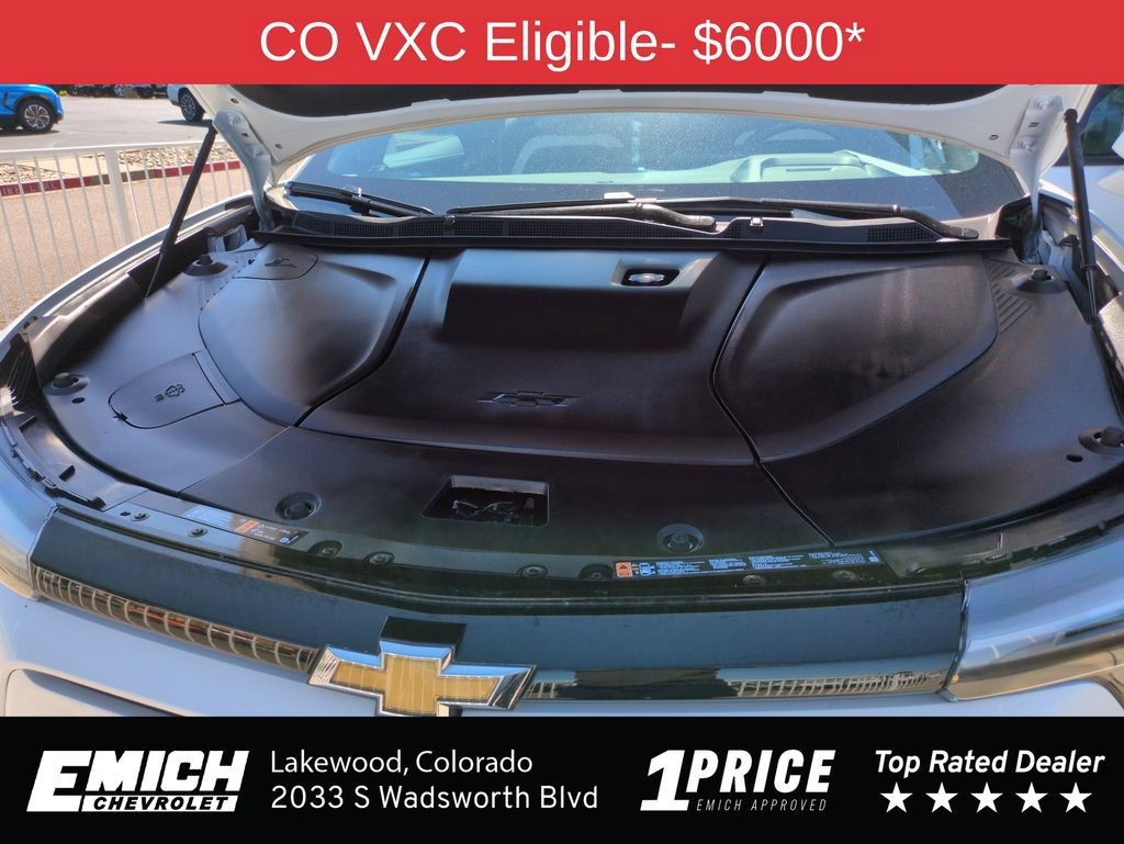 Used 2024 Summit White Chevrolet LT image 21