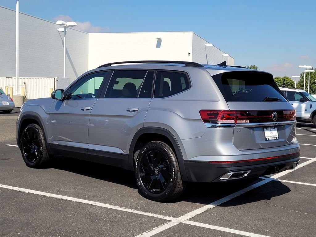 New 2026 Silver Volkswagen 2.0T SE w/Technology image 7
