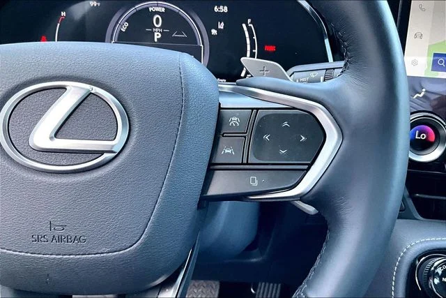 Certified Used 2025 GRECIAN WATER Lexus 350h Luxury image 12