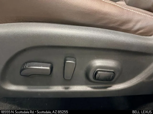 Used 2018 Brown Nissan Platinum image 16